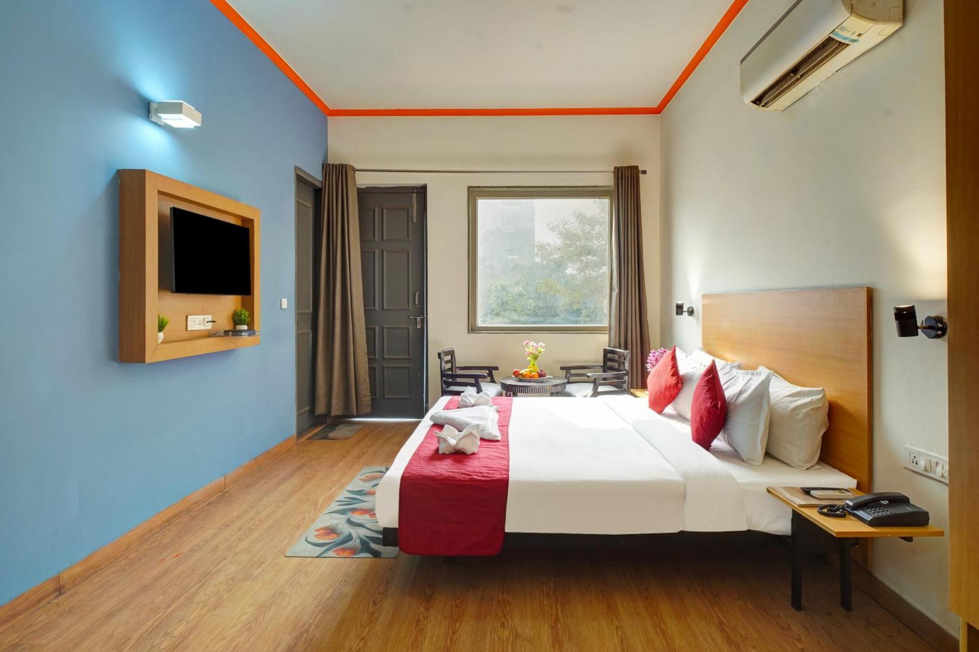 Hotel Noida Express Экстерьер фото