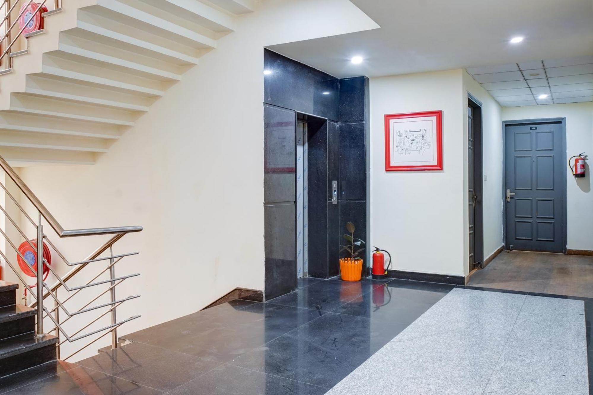 Hotel Noida Express Экстерьер фото