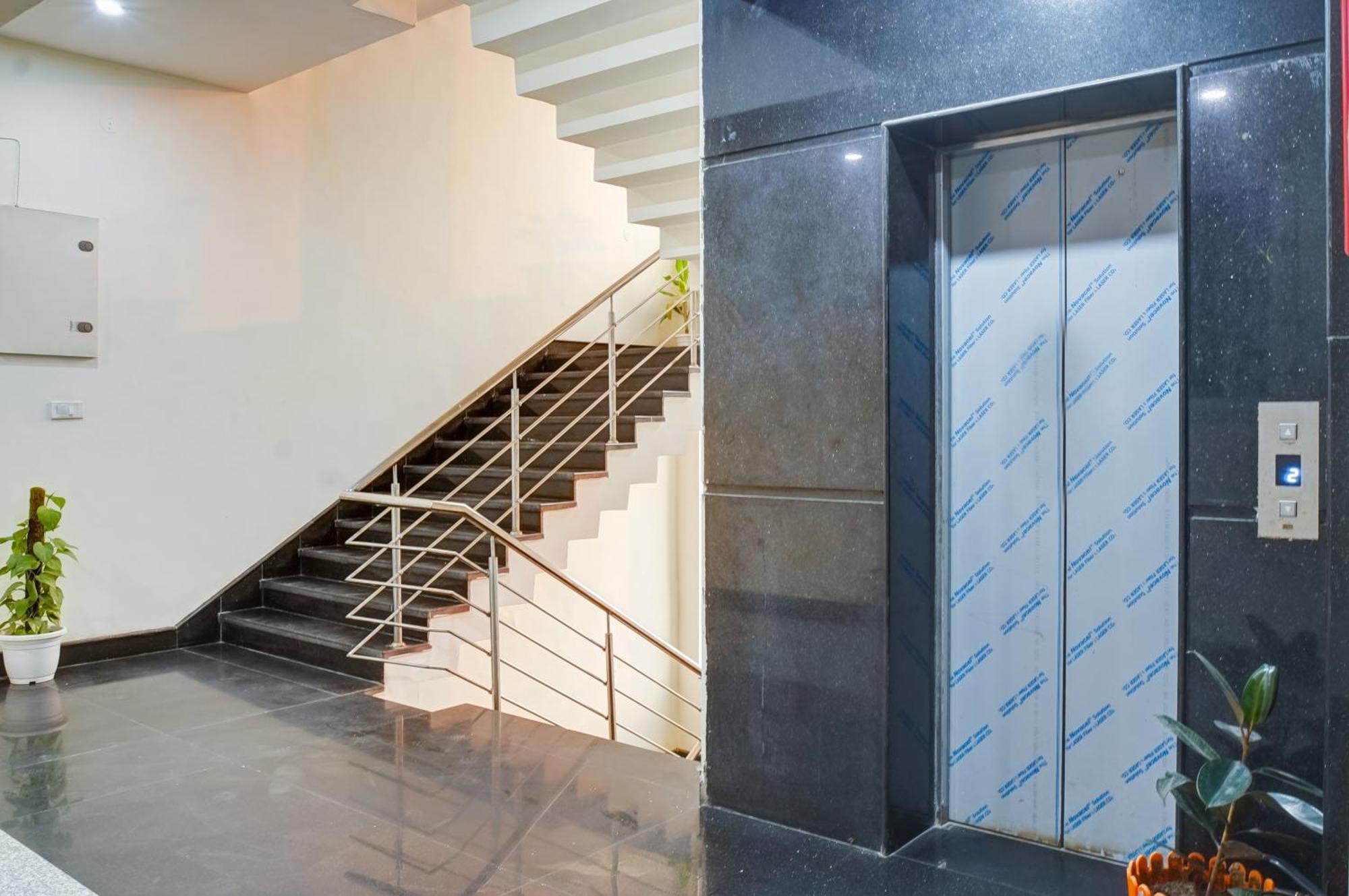 Hotel Noida Express Экстерьер фото
