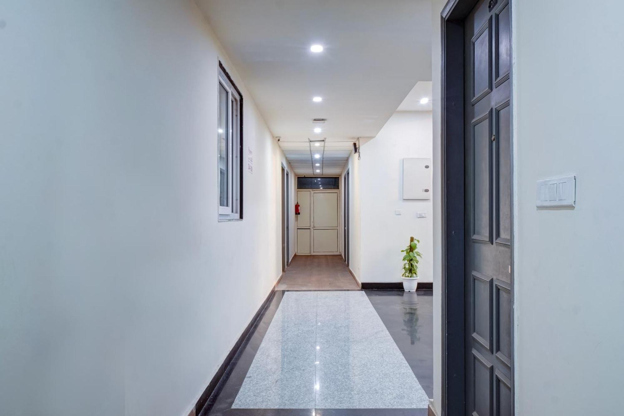 Hotel Noida Express Экстерьер фото