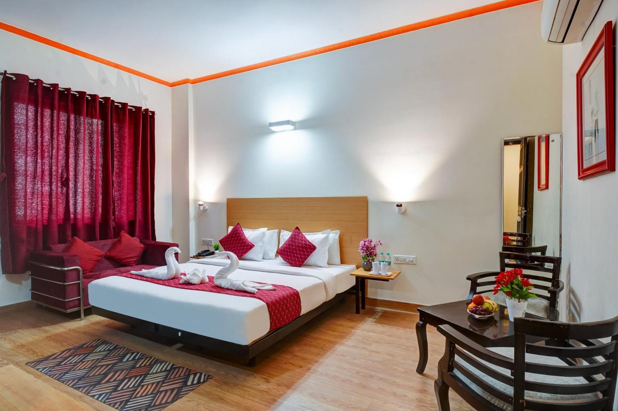 Hotel Noida Express Экстерьер фото