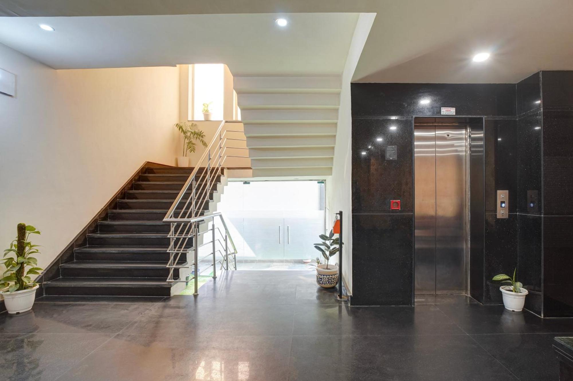 Hotel Noida Express Экстерьер фото
