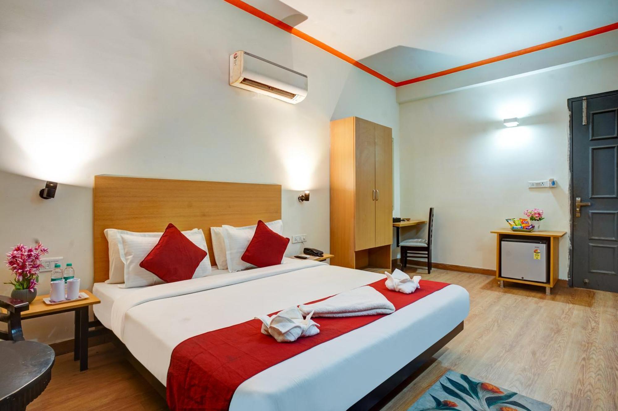 Hotel Noida Express Экстерьер фото