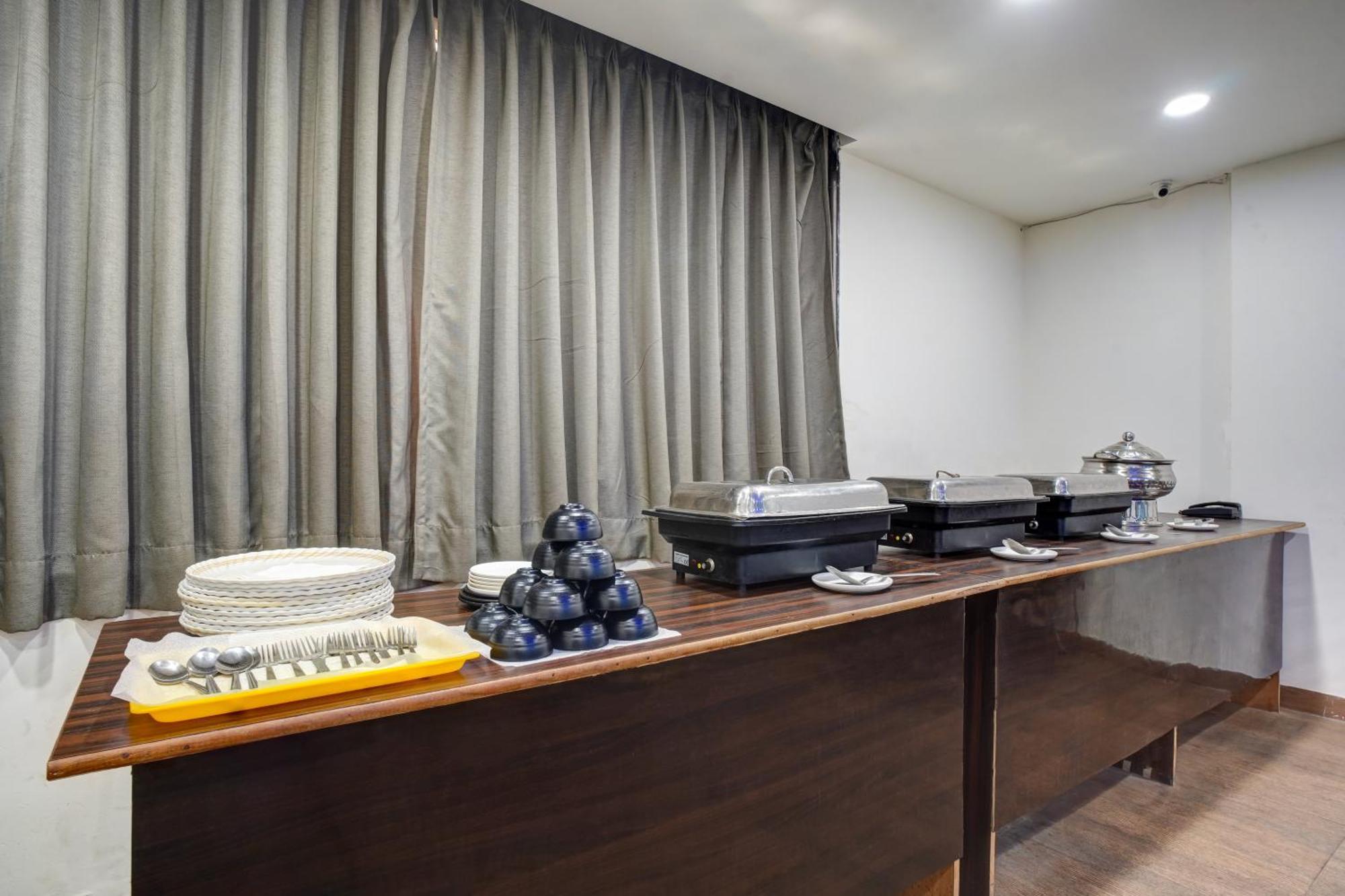 Hotel Noida Express Экстерьер фото