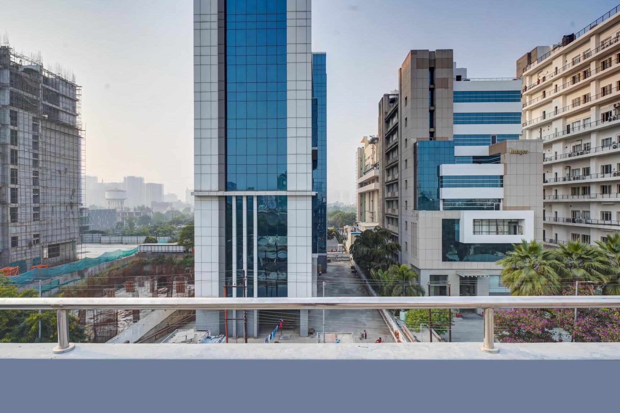Hotel Noida Express Экстерьер фото