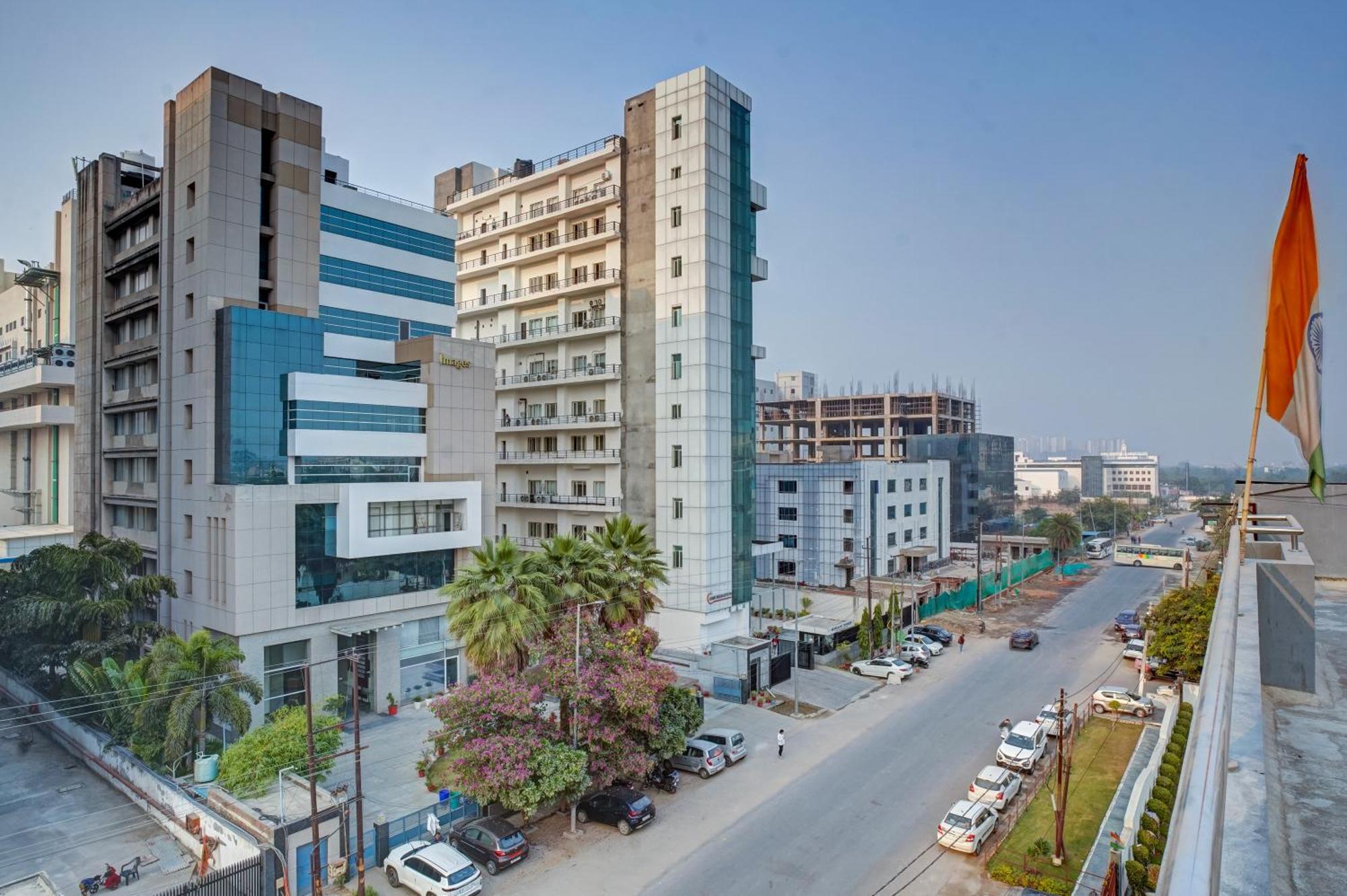 Hotel Noida Express Экстерьер фото