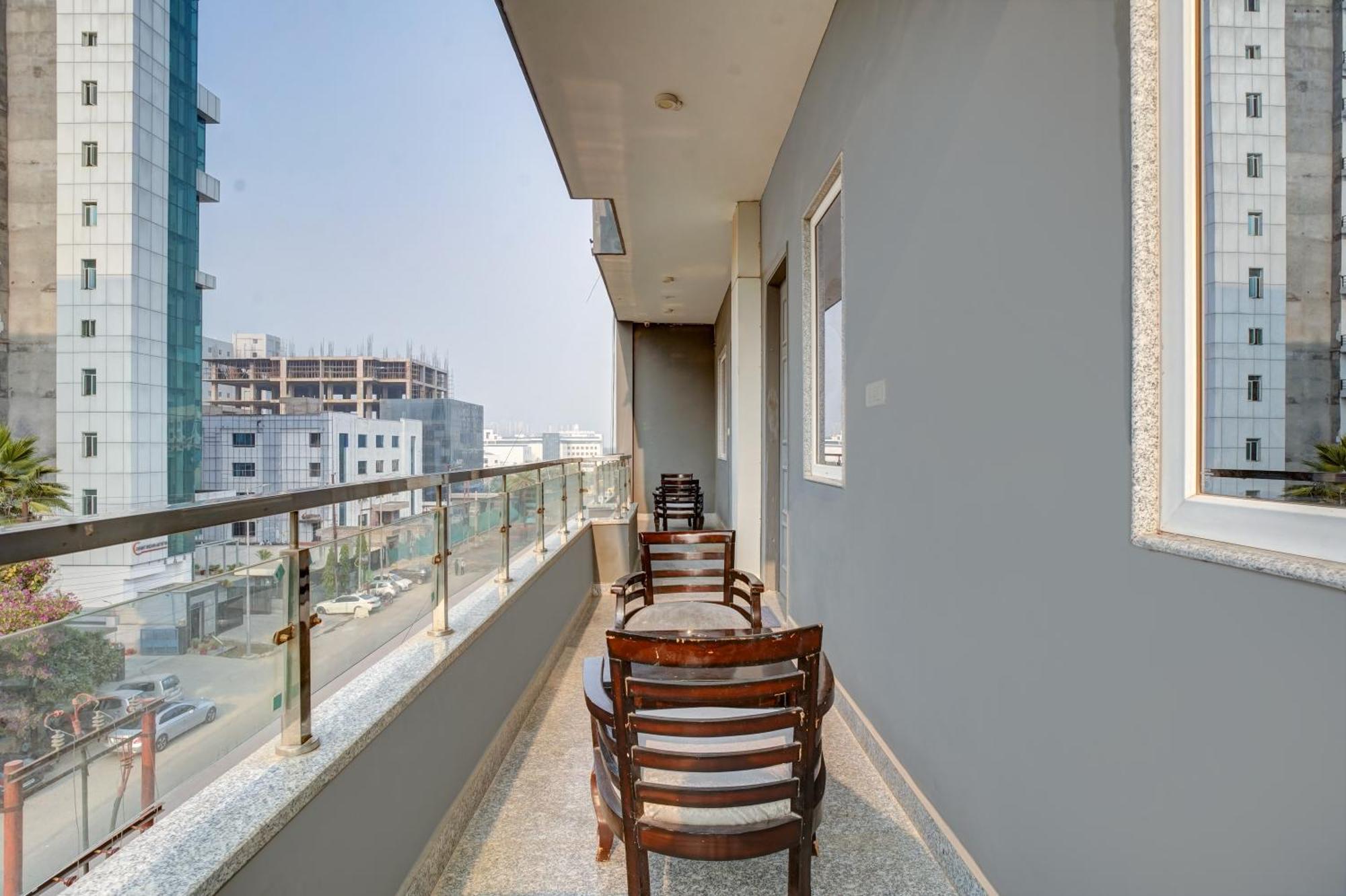 Hotel Noida Express Экстерьер фото