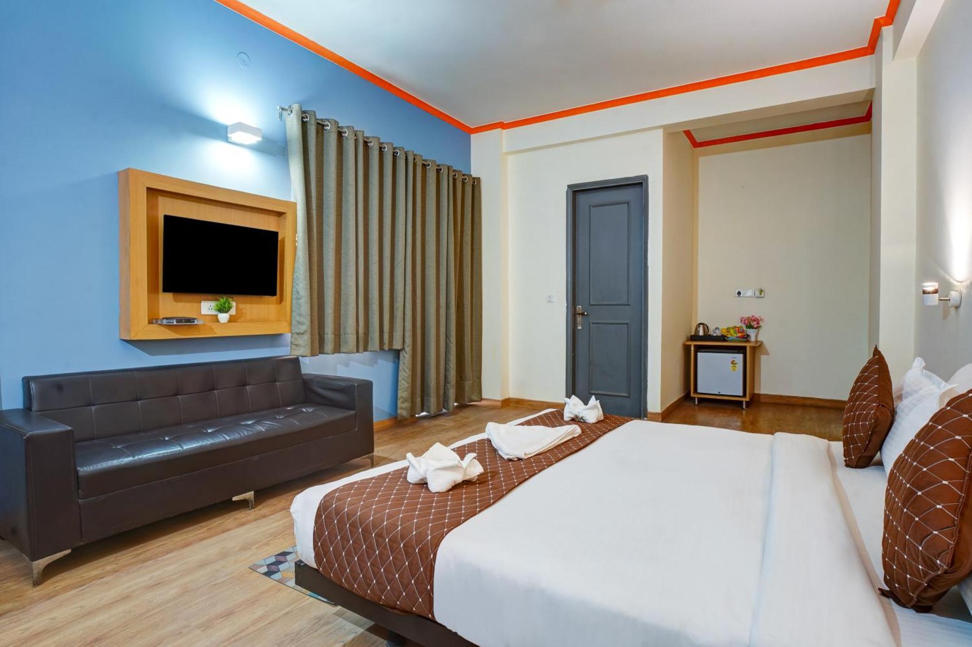 Hotel Noida Express Экстерьер фото