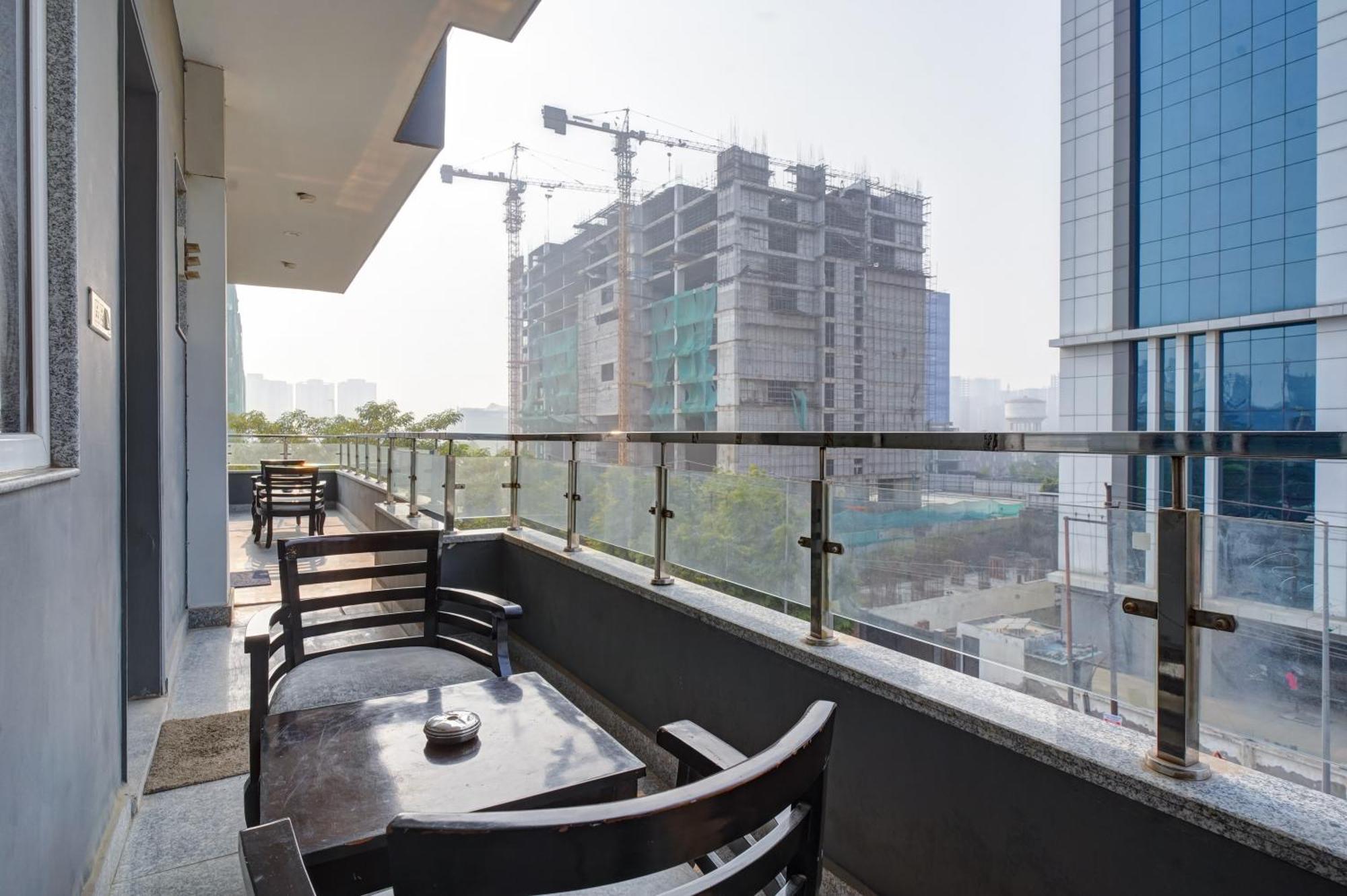 Hotel Noida Express Экстерьер фото